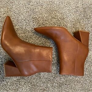 Steve Madden brown heeled boots, size 10, never been worn